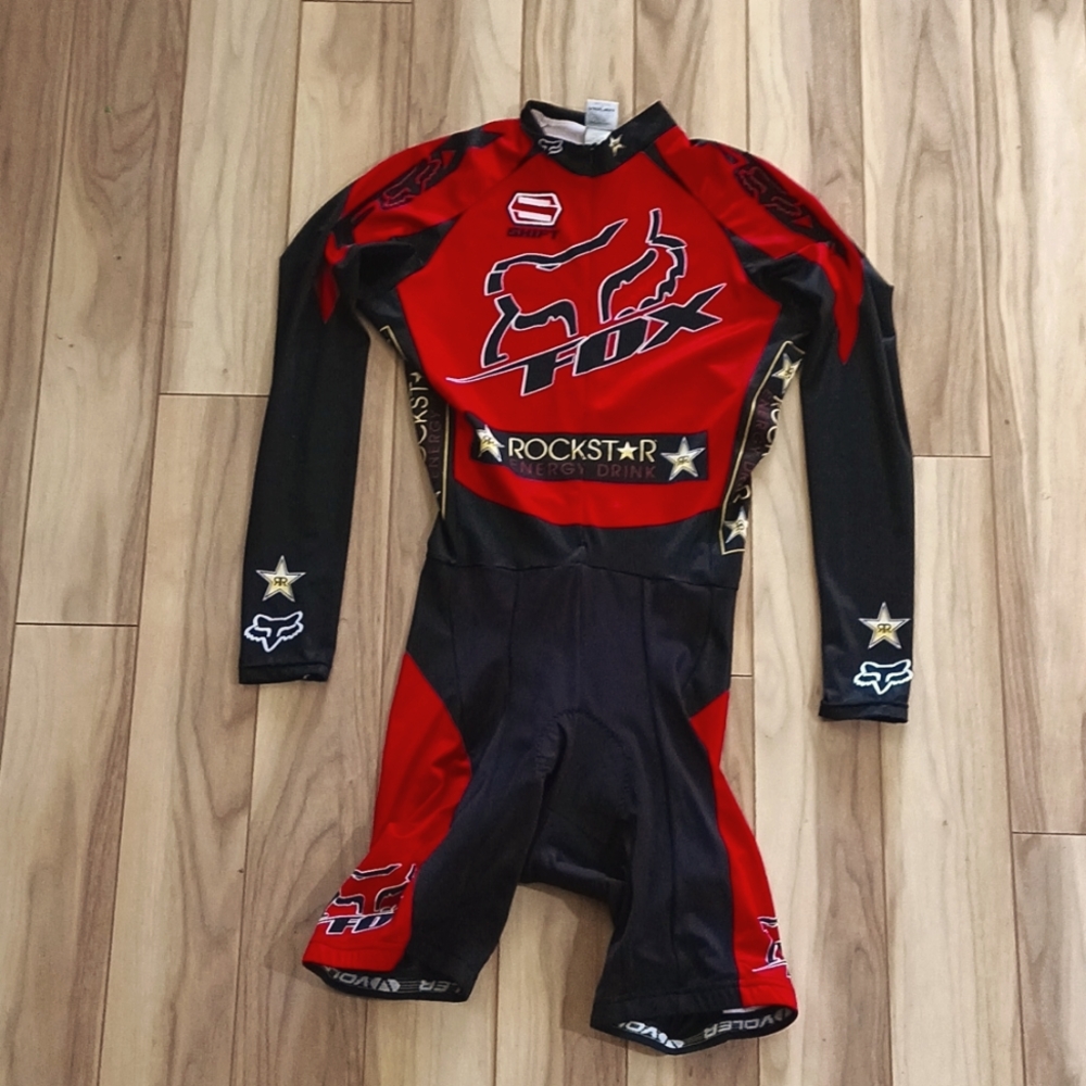 Voler tri suit